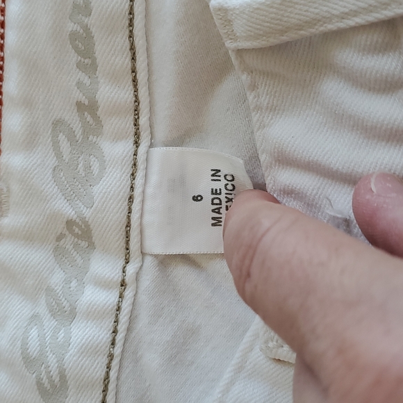 Eddie Bauer White Low Mid Rise Slightly Curvy Skinny Raw Hem Ankle Jeans Size 6 - Picture 4 of 6
